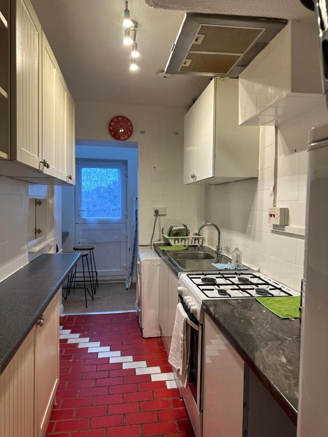 3Rd Studio Flat With Private Toilet And Bathroom Setup For Family Enjoyment 134 Keedonwood Road Bromley Exterior photo